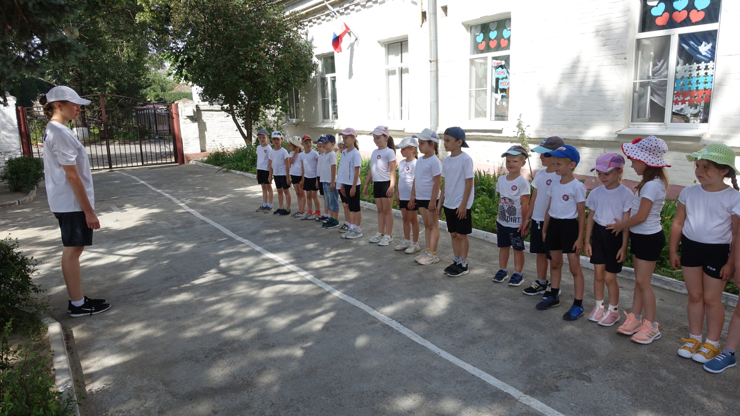 23 июня, состоялась сдача нормативов ГТО дошкольниками (I ступень 6-8 лет) в МБДОУ №1 в г. Азове